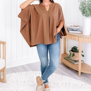 NWOT Andree by Unit Split Neck Poncho Top